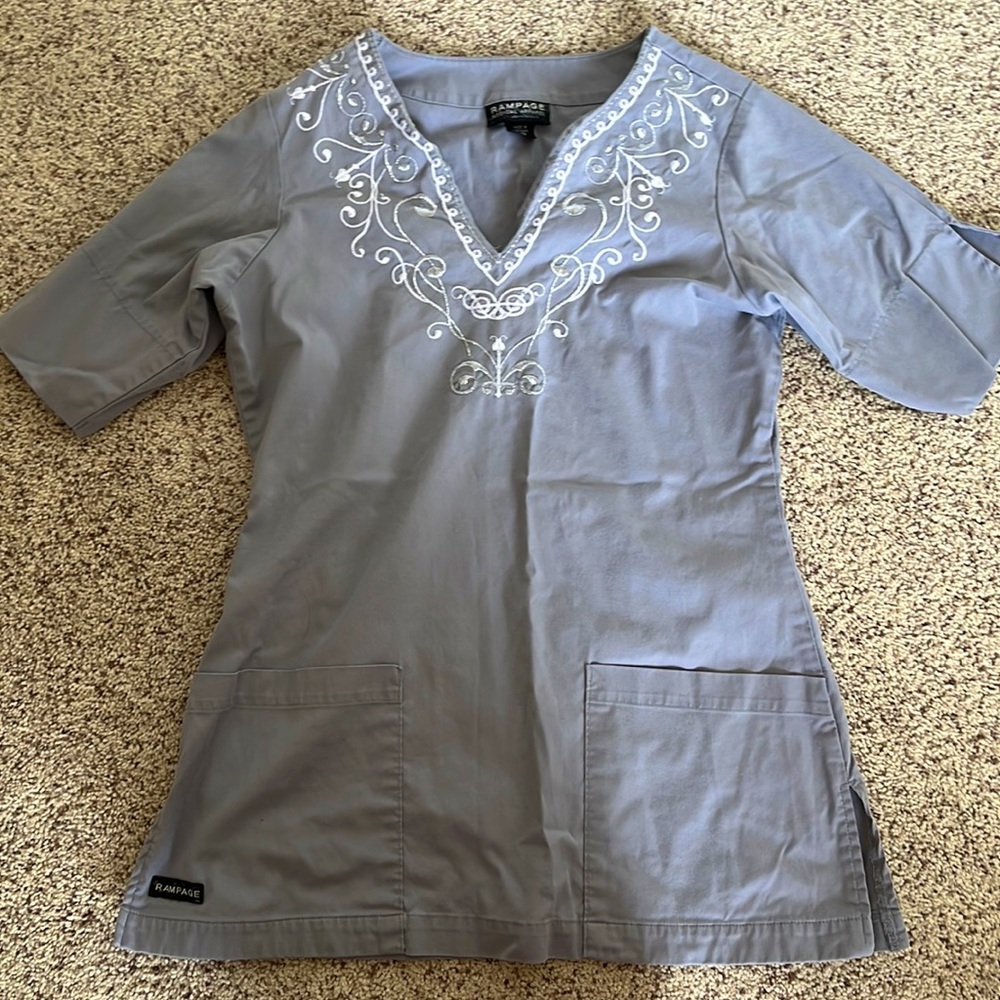 Rampage Scrub Top in XS